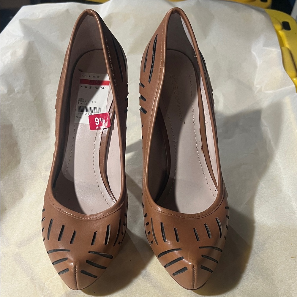 BCBGeneration Tan Cut-Out‎ Heels